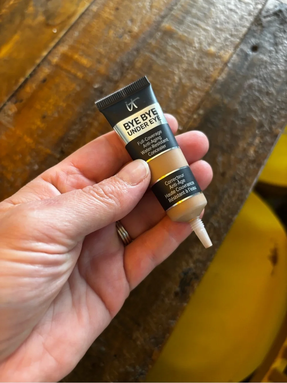✨ IT Cosmetics Bye Bye Under Eye Concealer